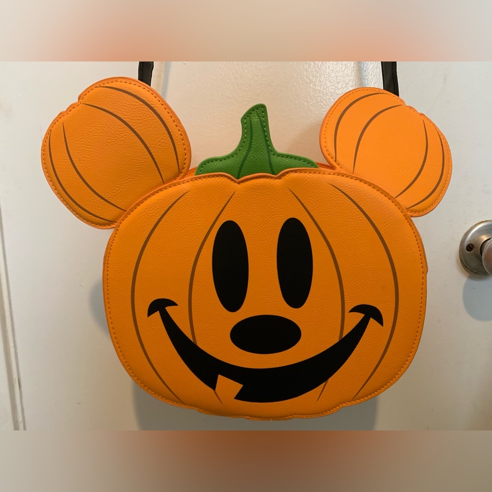 🎃 Mickey Jack-o-lantern crossbody